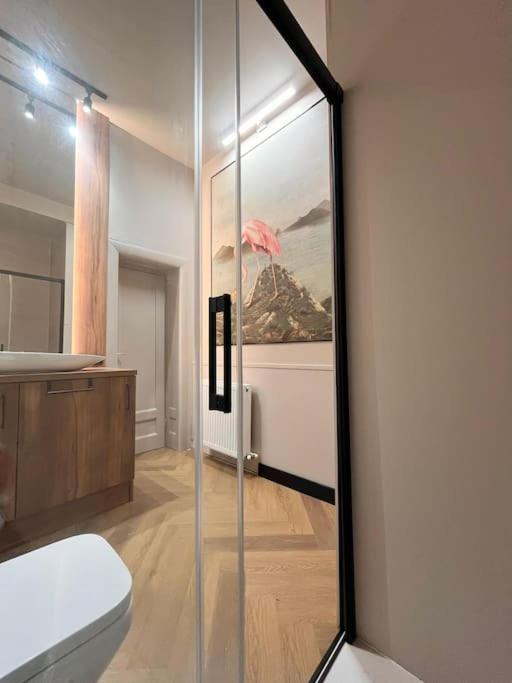Littlehouse- Entire Property For Maximum 4 People Bukarest Exteriör bild
