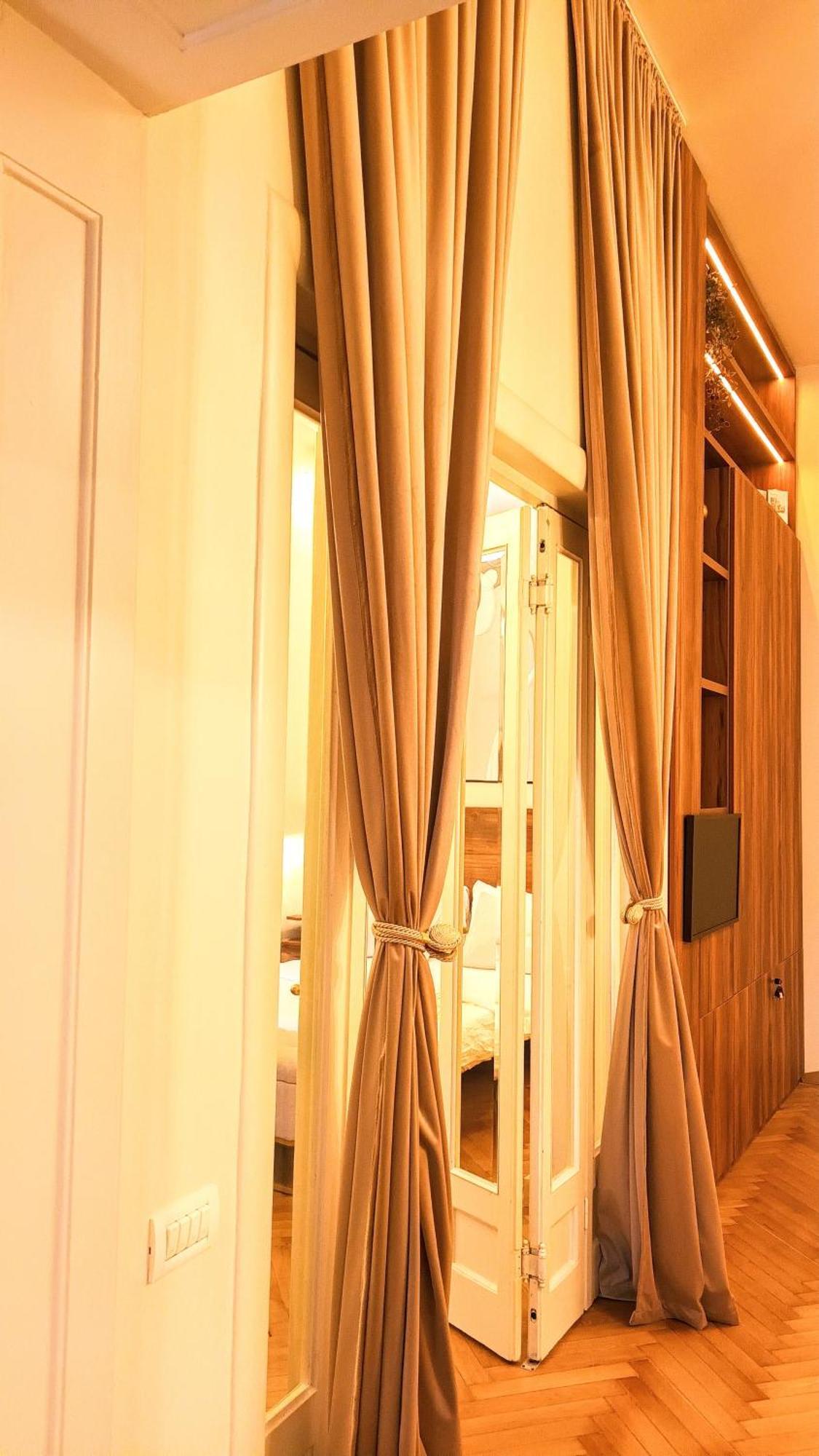 Littlehouse- Entire Property For Maximum 4 People Bukarest Exteriör bild