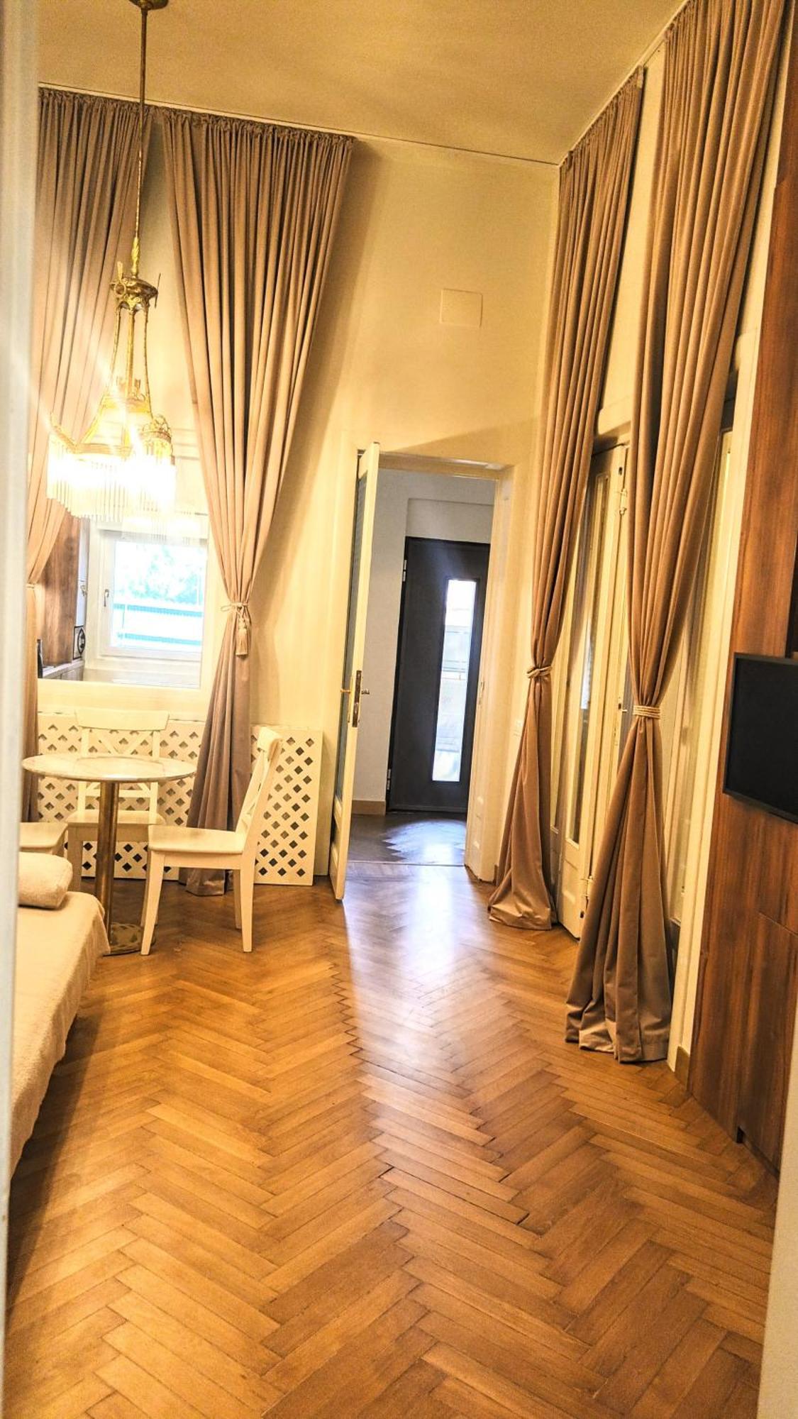 Littlehouse- Entire Property For Maximum 4 People Bukarest Exteriör bild